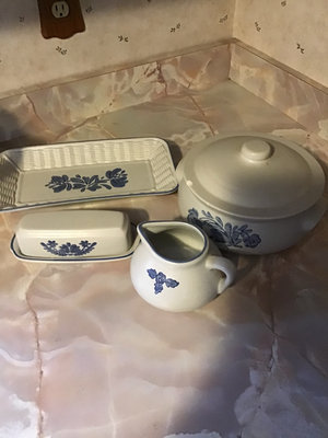Pfaltzgraff Yorktowne blue floral kitchenware set - Image 1 of 3