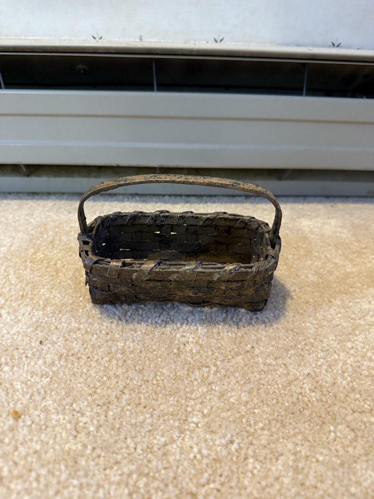 Six wicker baskets in assorted shapes and sizes - image 9 of 11