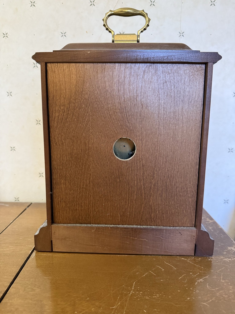 Howard Miller mantel clock with brass dial - image 6 of 10