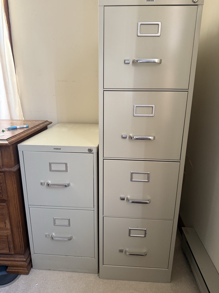 Metal filing cabinets (one tall four-drawer and one short two-drawer) - image 3 of 5