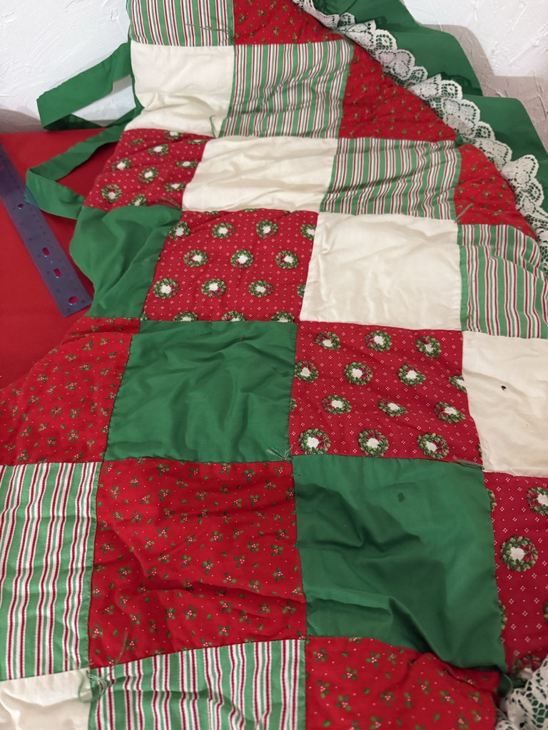 Christmas Patchwork Quilt with Stocking Panel - image 8 of 11