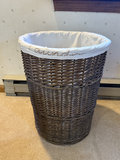 Six wicker baskets in assorted shapes and sizes - thumbnail 2 of 11