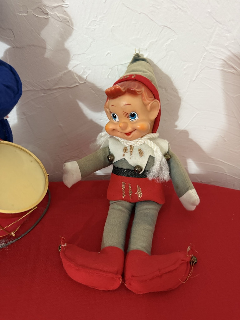 Vintage Anna Lee Elf Dolls with Drummer and Accessories - image 2 of 6