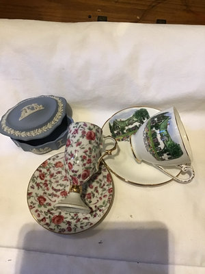 Teacups and Saucers with Wedgwood Trinket Box - Image 1 of 3