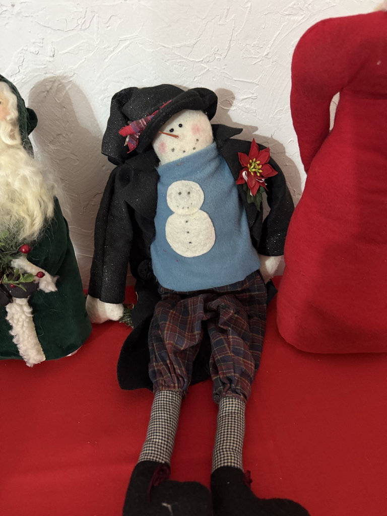 Four vintage Christmas figurines - image 4 of 8