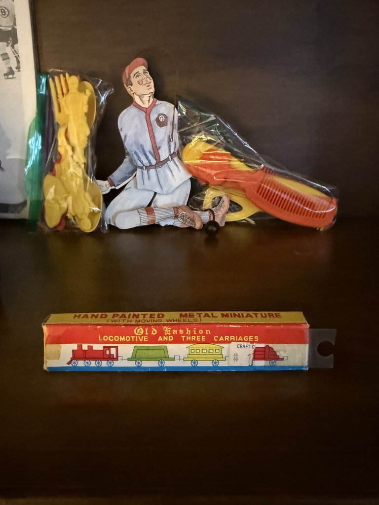 Assorted vintage toys and hockey memorabilia - image 5 of 11