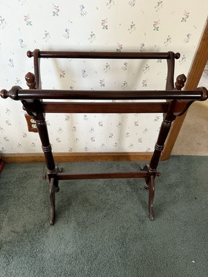 Wooden blanket rack with velvet quilts - Image 1 of 6
