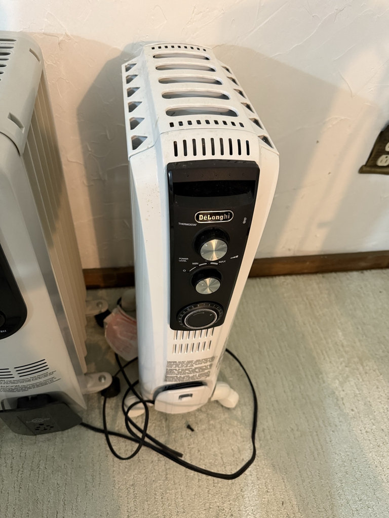 Group of Portable Electric Space Heaters - image 4 of 6