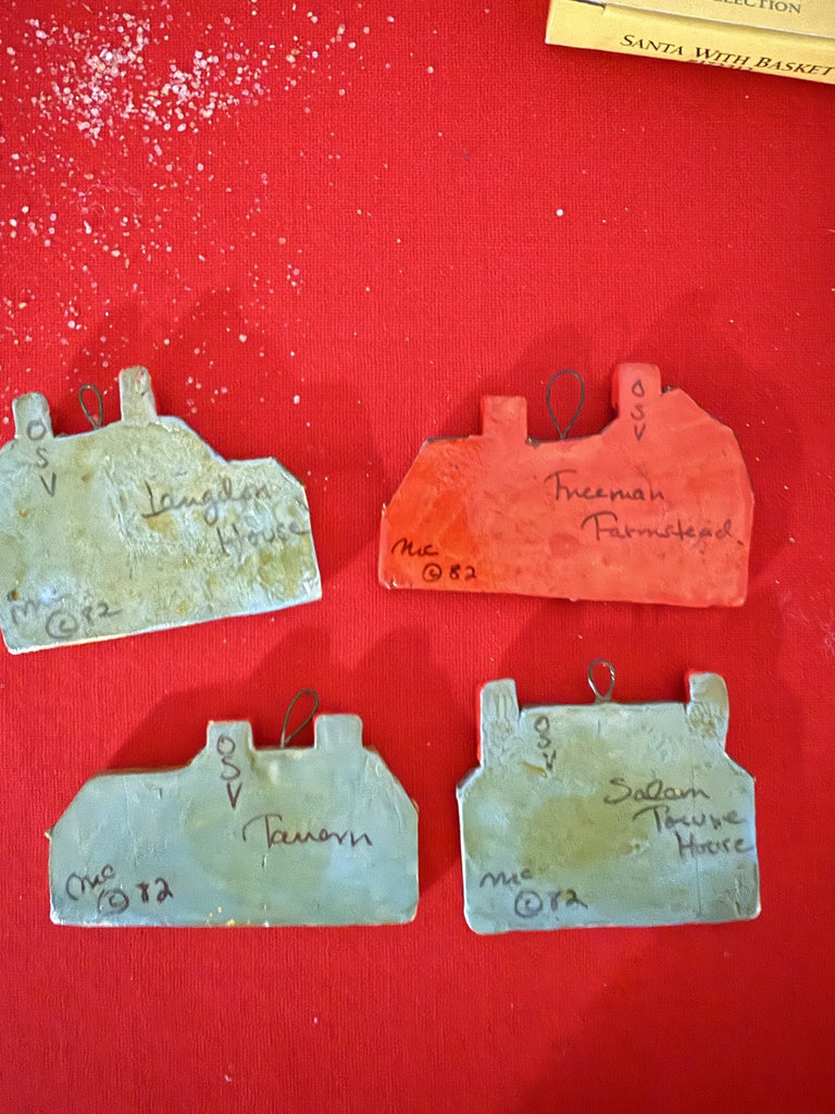Assorted Christmas ornaments and holiday decor - image 9 of 11