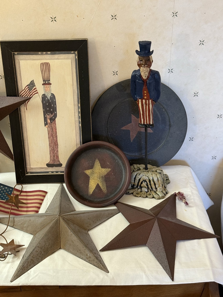 Patriotic porcelain figurines and star decor set - image 9 of 14
