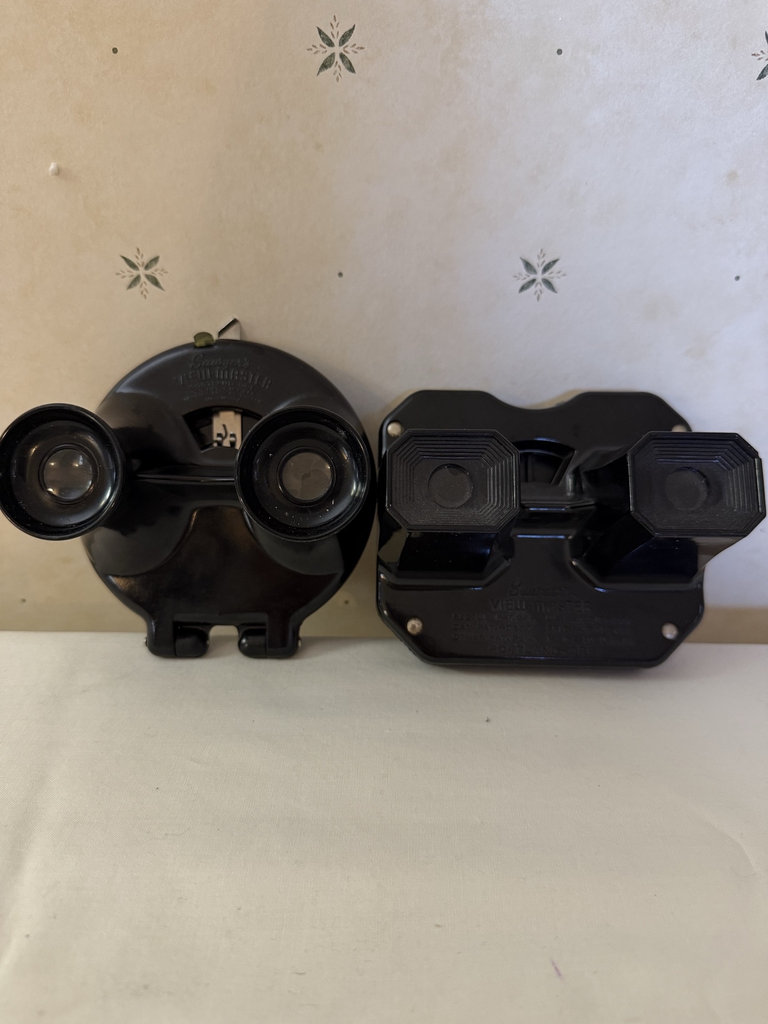 Vintage View-Master viewer and reel collection - image 4 of 7