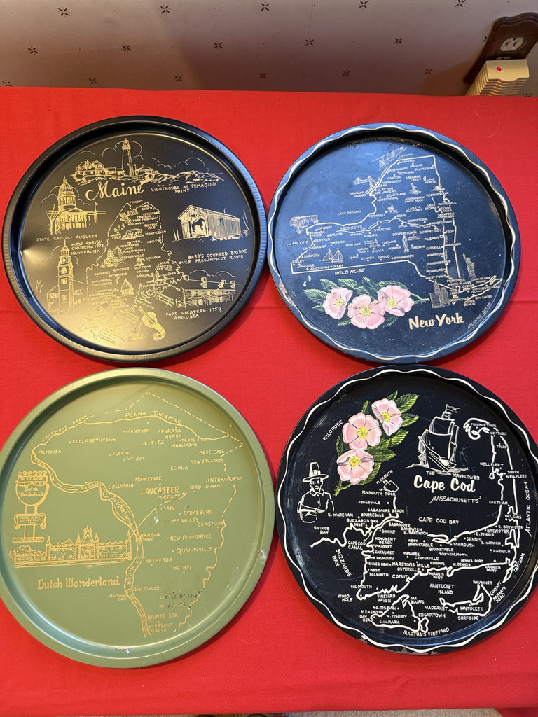 Collection of souvenir map plates - image 4 of 6
