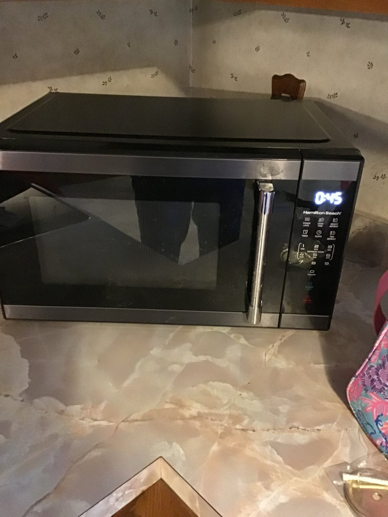Black Hamilton Beach Microwave Oven (1000 Watts) - image 1 of 4