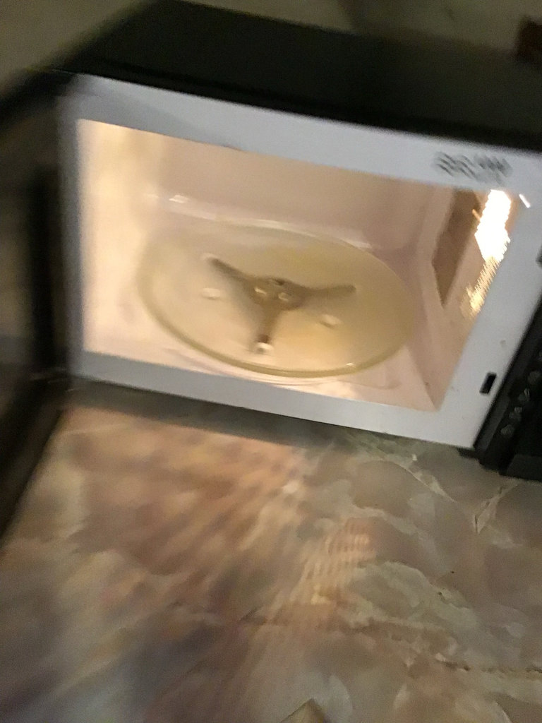Black Hamilton Beach Microwave Oven (1000 Watts) - image 2 of 4