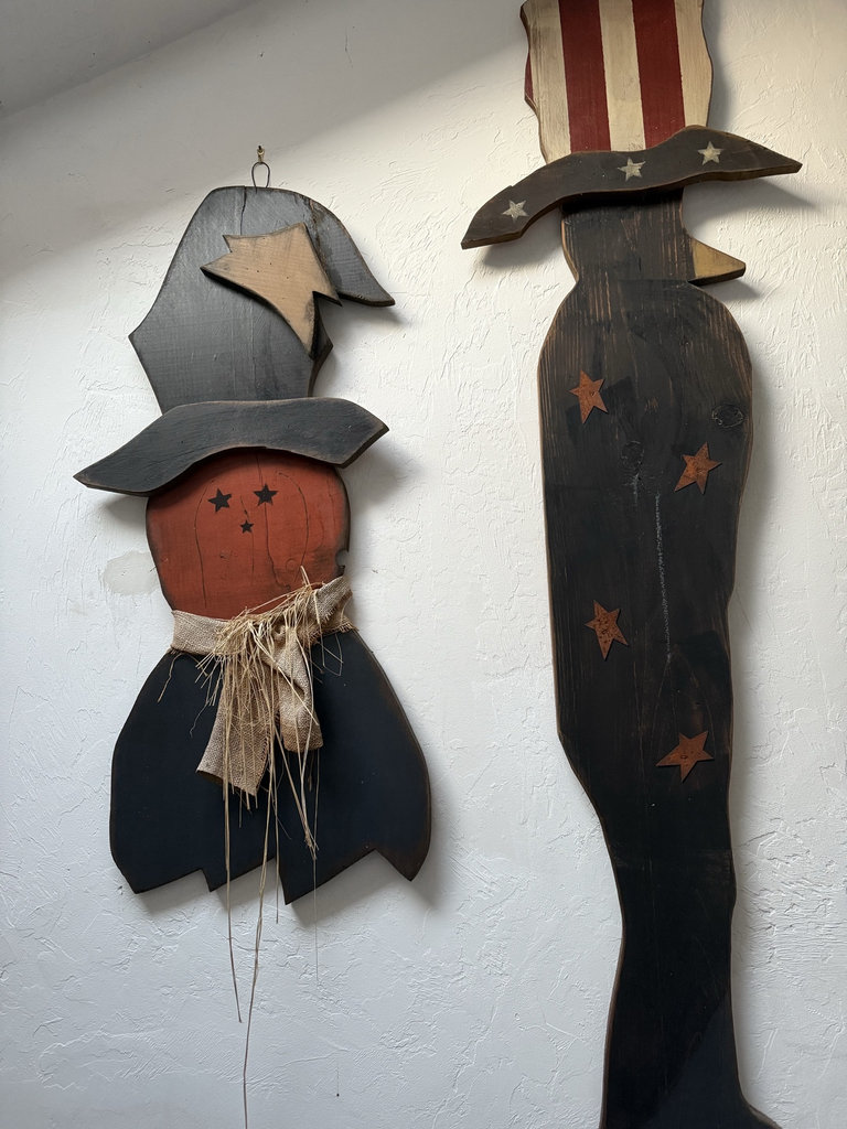 Pair of rustic wooden patriotic folk-art plaques - image 2 of 4