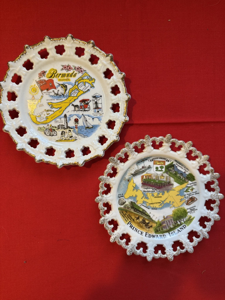 Collection of souvenir map plates - image 2 of 6
