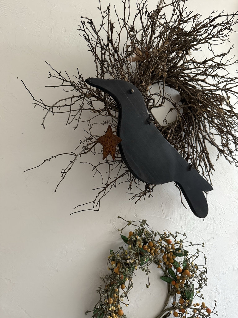Twig wreath with crow silhouette and berry wreath - image 2 of 5