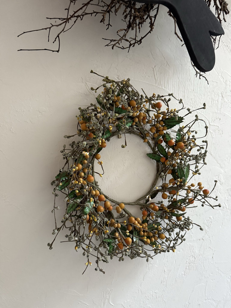 Twig wreath with crow silhouette and berry wreath - image 3 of 5
