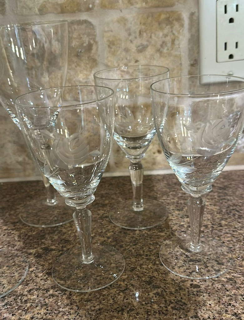 Set of Stemmed Glass Goblets - image 7 of 9