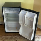 Magic Chef Compact Refrigerator - thumbnail 4 of 5