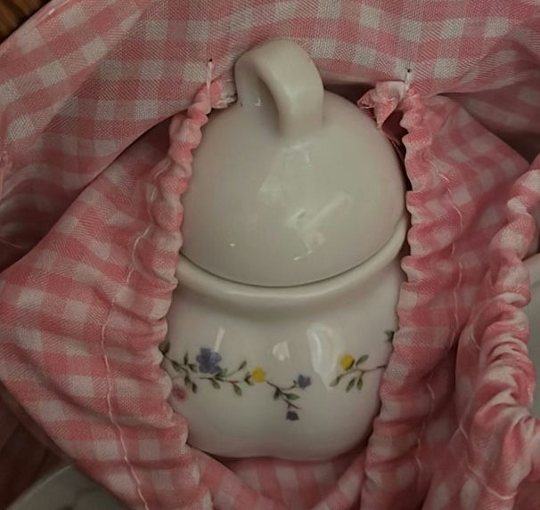 Wicker Picnic Basket with Ceramic Tea Set - image 4 of 4