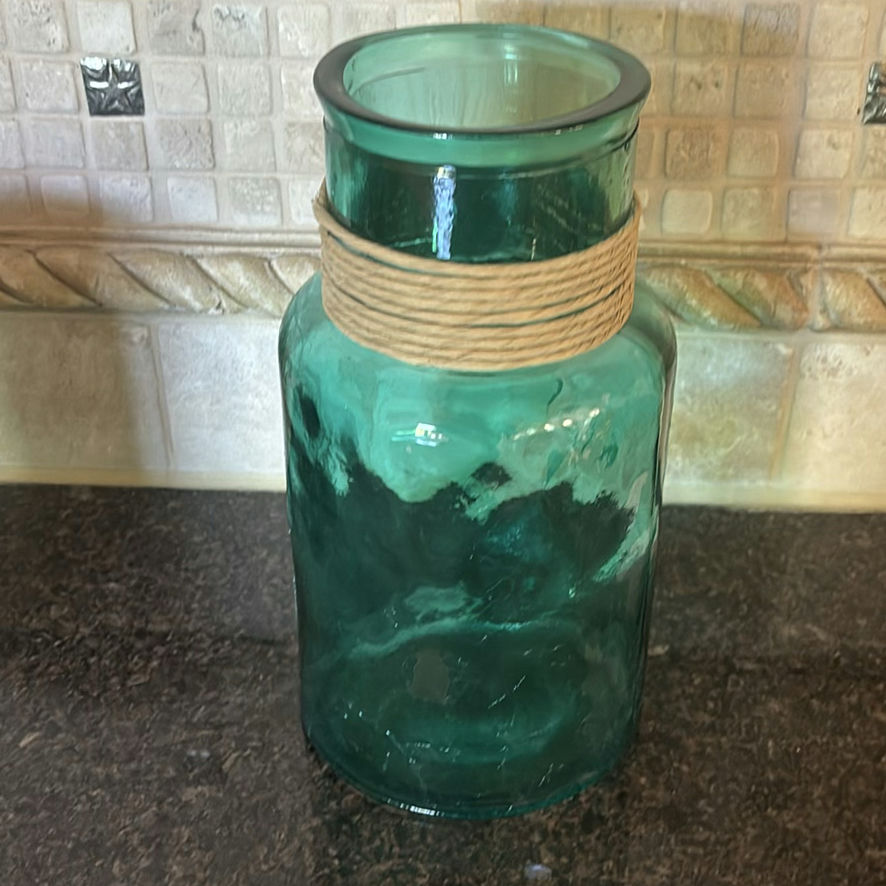 Assorted Decorative Glassware and Vases - image 6 of 8