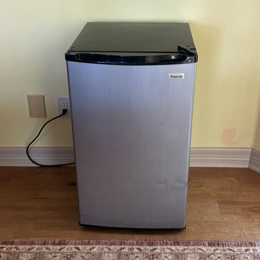 Magic Chef Compact Refrigerator - image 1 of 5