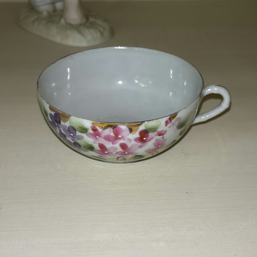 Voluspa Amaranth & Jasmine Candle Box, Floral Teacup, and Decorative Figurines - image 7 of 8