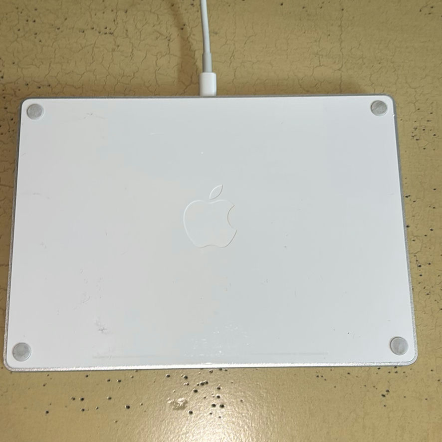 Apple iMac Desktop Computer with Keyboard, Trackpad, and Speaker - image 4 of 8