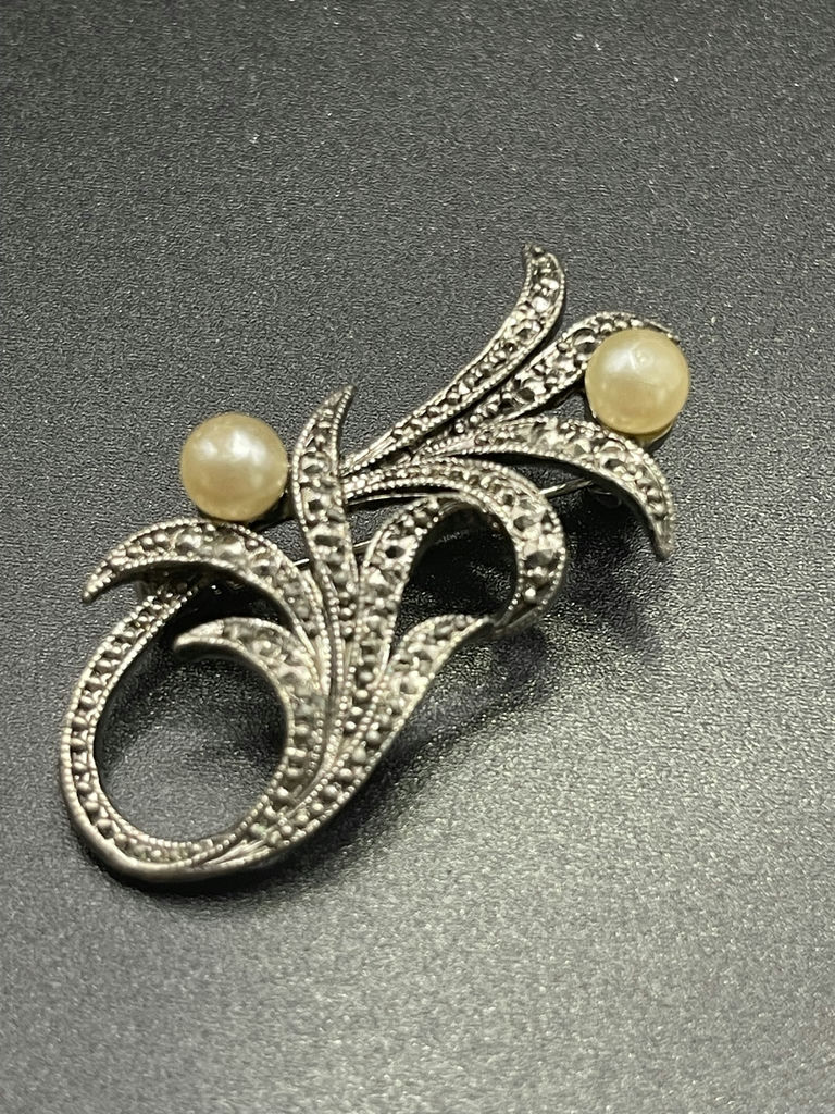 Vintage Brooches - image 5 of 13