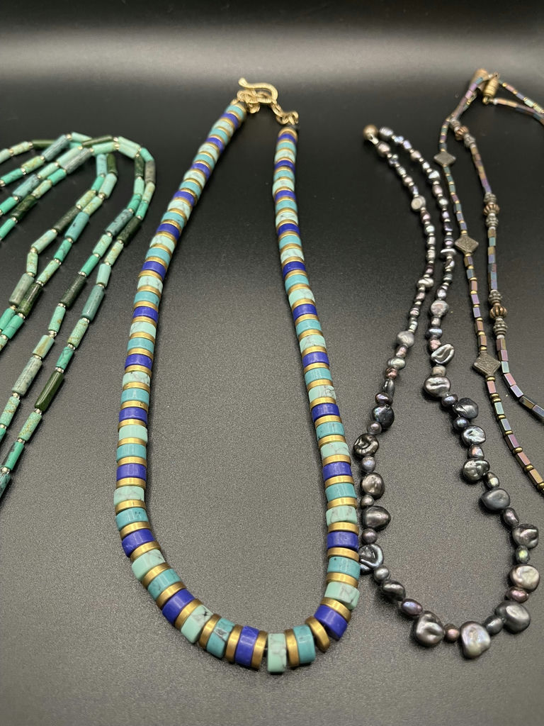 5 Vintage Necklaces - image 3 of 19