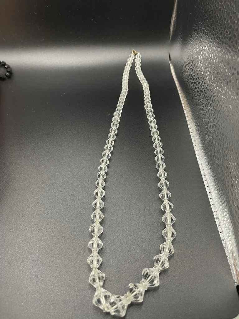 6 Vintage Necklaces - image 3 of 22