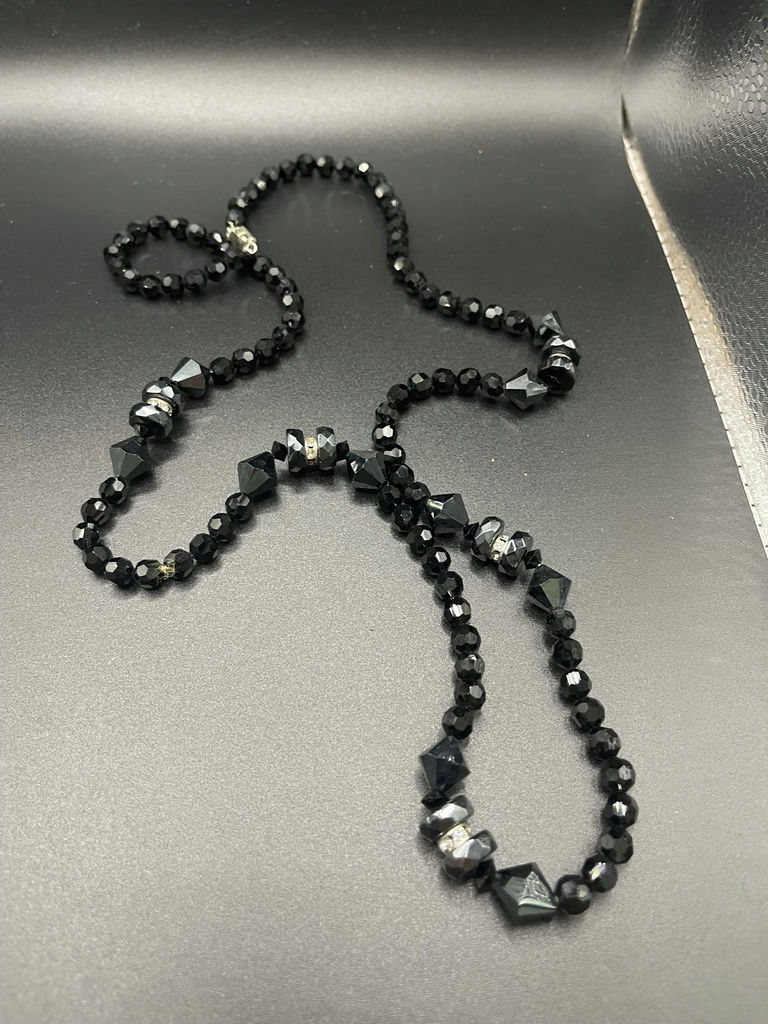6 Vintage Necklaces - image 5 of 22