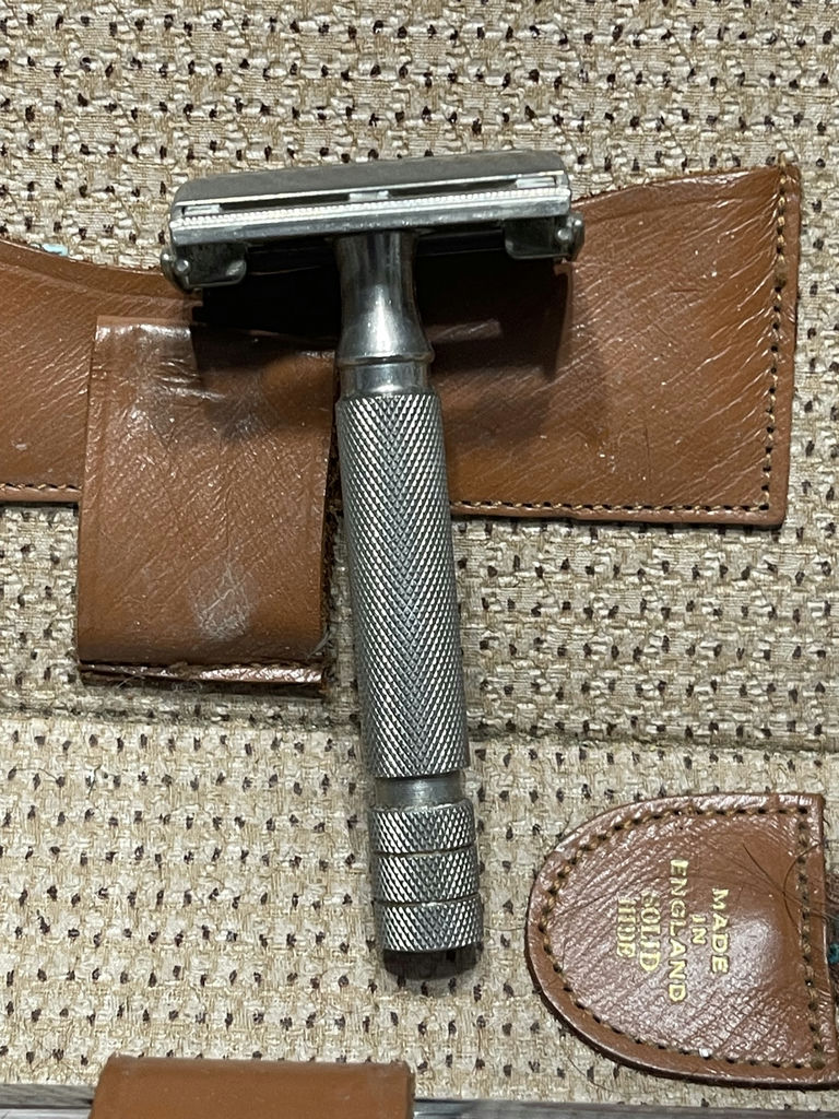 Vintage Men’s Toiletry Kit From England - image 5 of 15