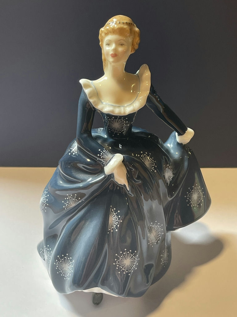 Royal Doulton Fragrance Figurine HN2334 - image 1 of 10
