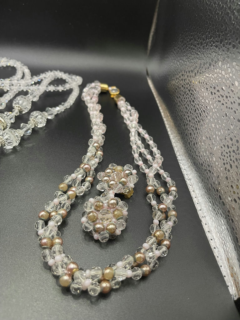 Vintage Clear Necklaces - image 2 of 24