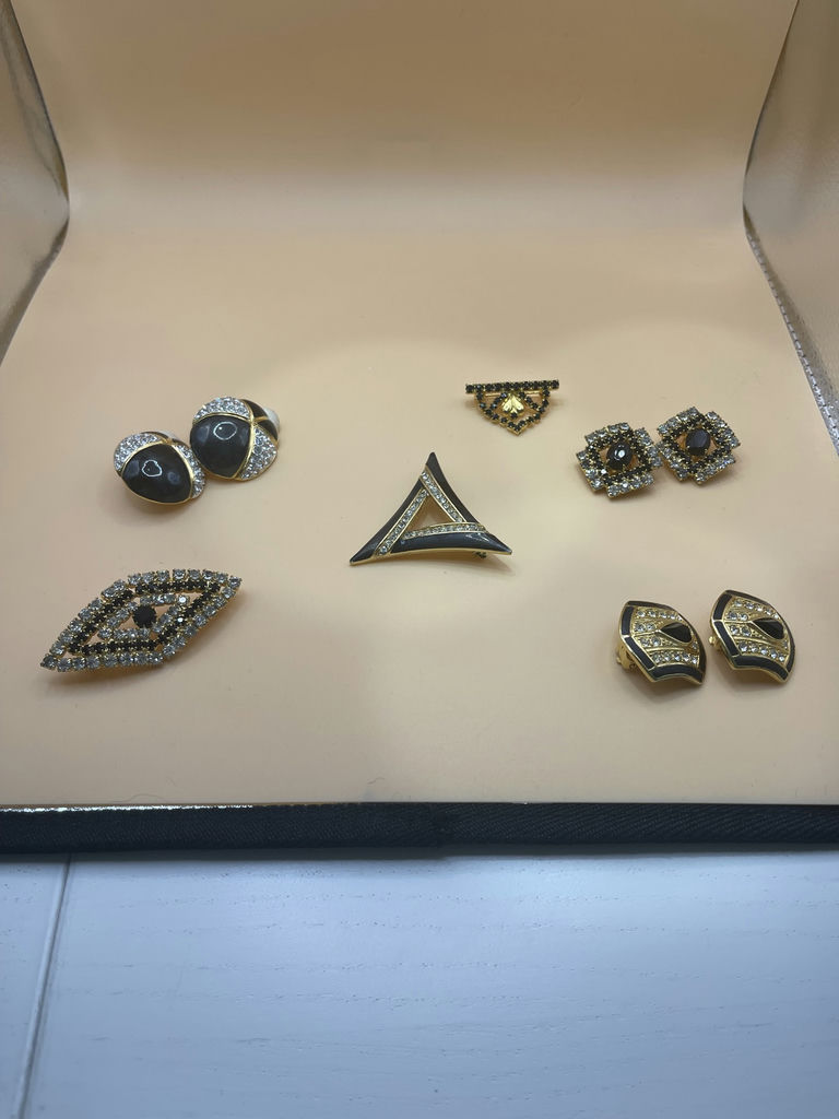Vintage Black Jewelry - image 1 of 18