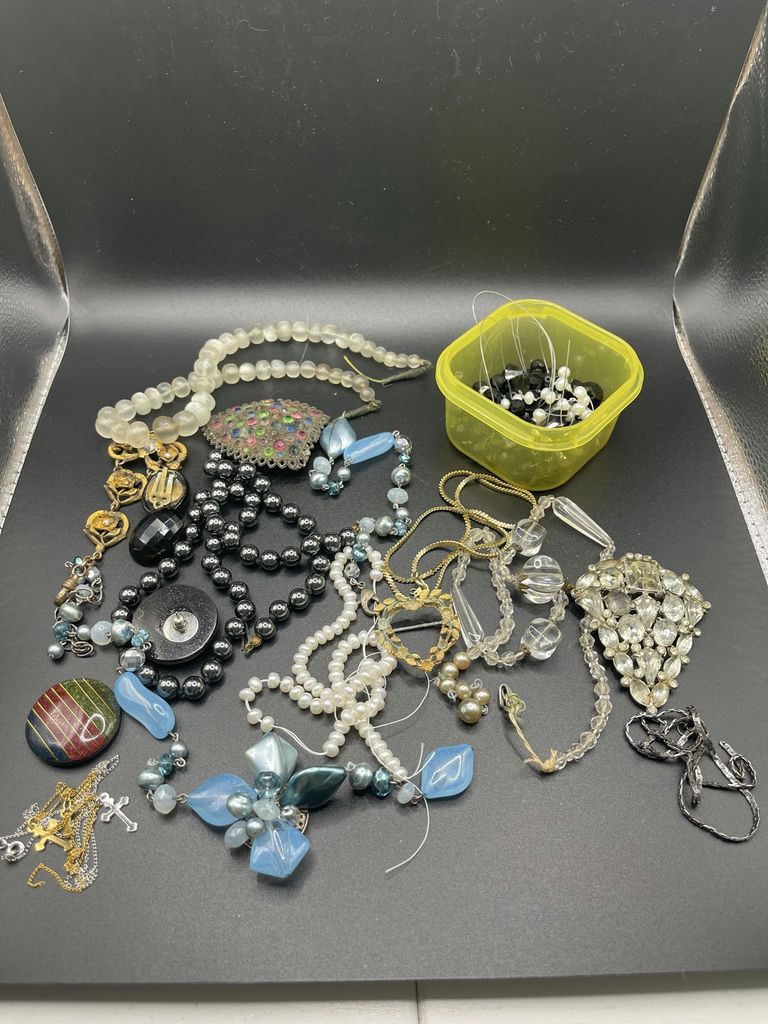 Broken Jewelry Lot - image 1 of 8