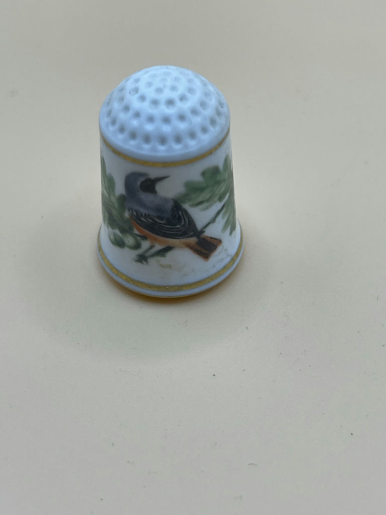 Franklin Mint 1979 Full Set Of Bird Thimbles - image 4 of 28