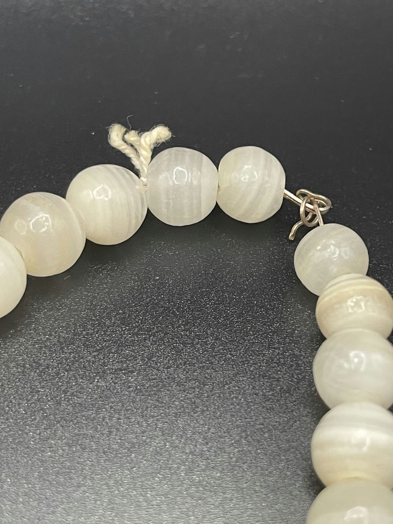 White Agate VIntage Beaded Necklace - image 4 of 12