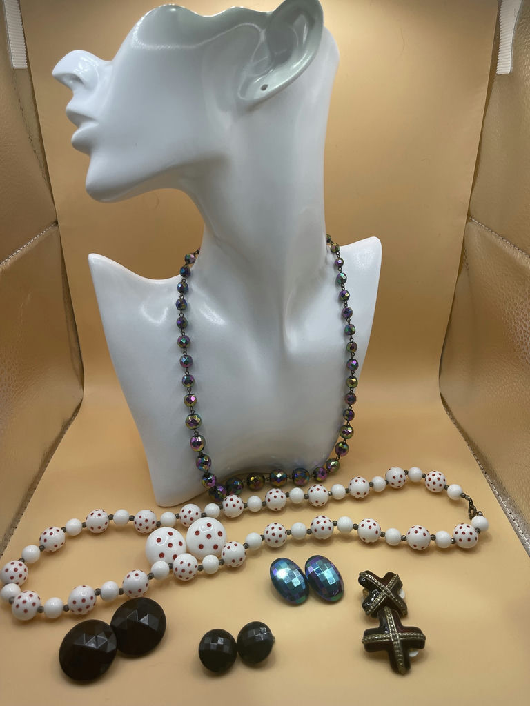 Vintage Necklaces And Earrings - image 1 of 19