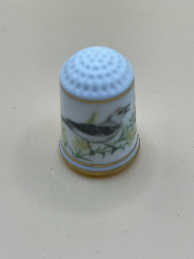 Franklin Mint 1979 Full Set Of Bird Thimbles - image 8 of 28