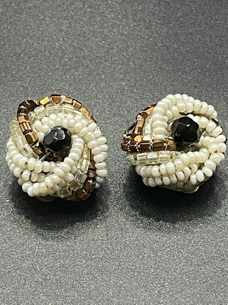 Vintage Clip On Earrings And Pin - image 17 of 28