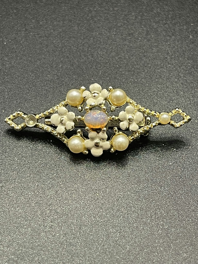 Vintage Brooches - image 10 of 13