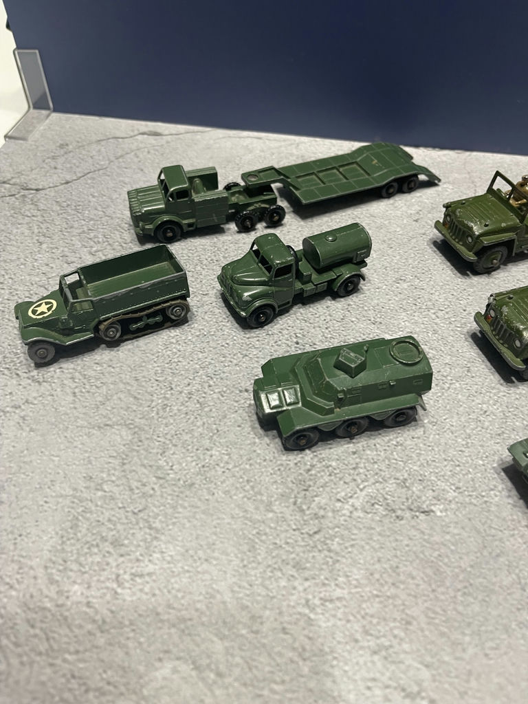 Vintage Toy Army Soldiers and Military Vehicles - image 5 of 19