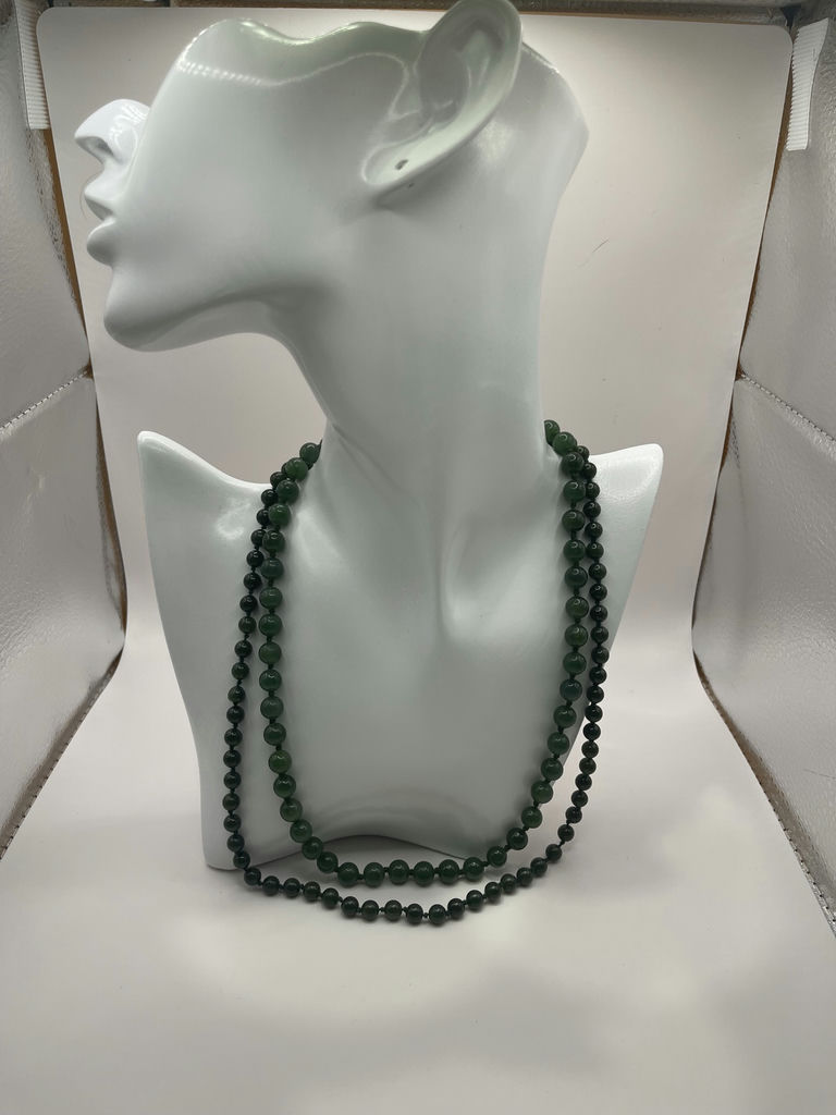 Vintage Jade Necklaces - image 14 of 19