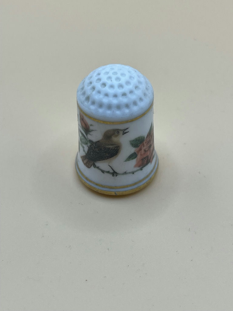 Franklin Mint 1979 Full Set Of Bird Thimbles - image 5 of 28