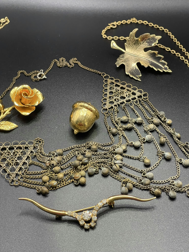 Gold Toned Vintage Pieces - image 3 of 21