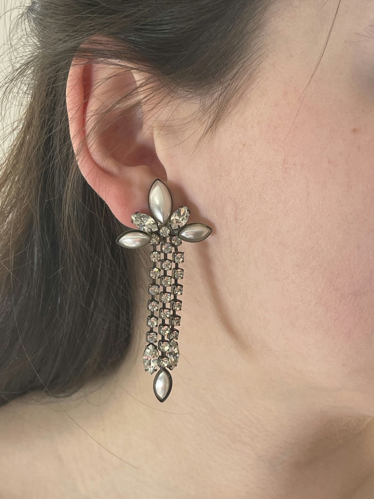 Vintage Clip On Earrings And Bracelet - image 9 of 11