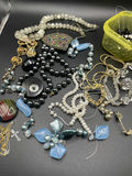 Broken Jewelry Lot - thumbnail 6 of 8